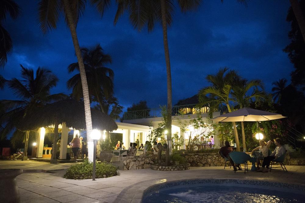 Hotel Restaurant Cyvadier Plage Jacmel Extérieur photo